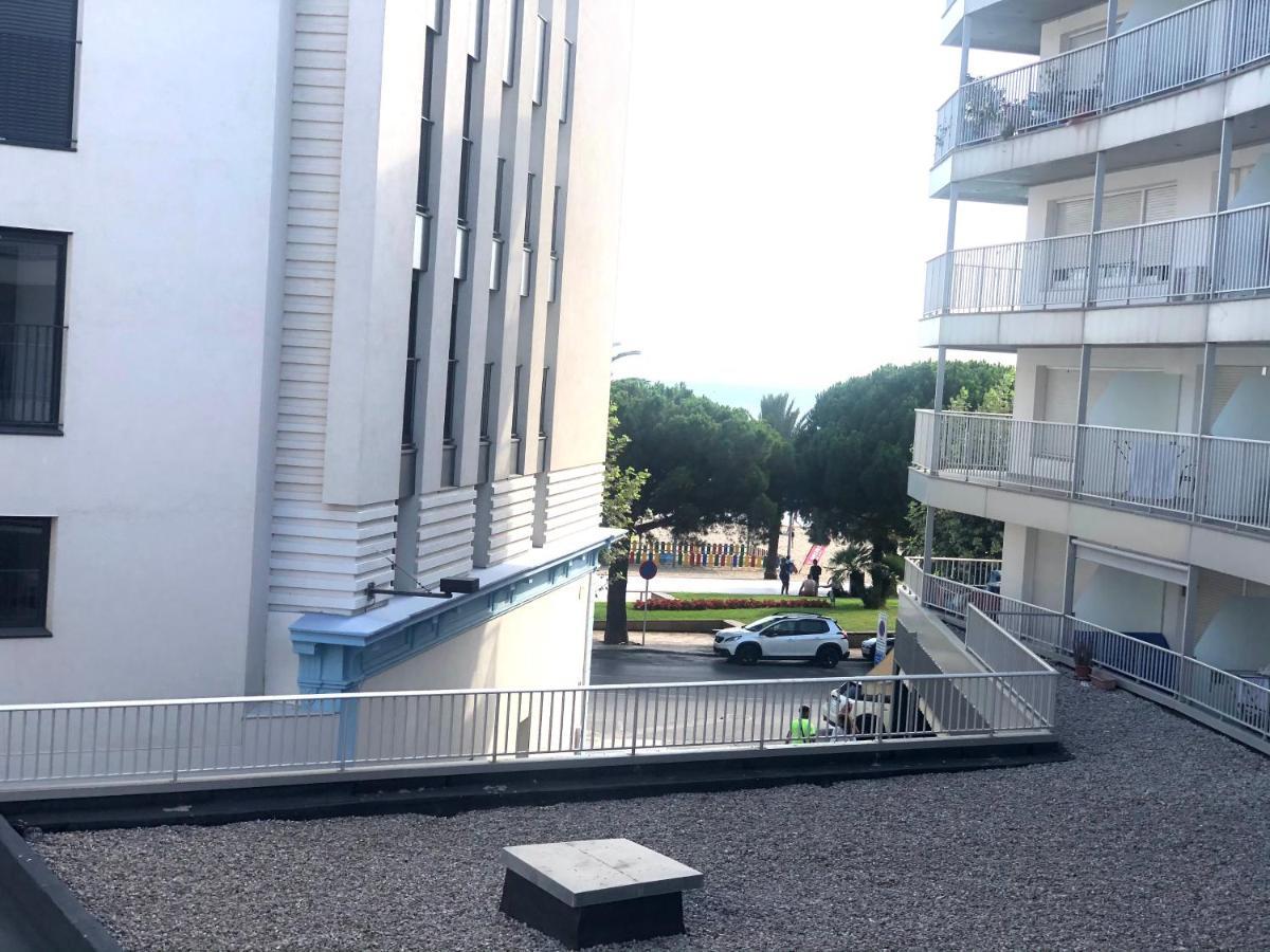Palmeras - Apartamento En El Centro De Roses - Cerca De La Playa - Terraza - Wifi Экстерьер фото